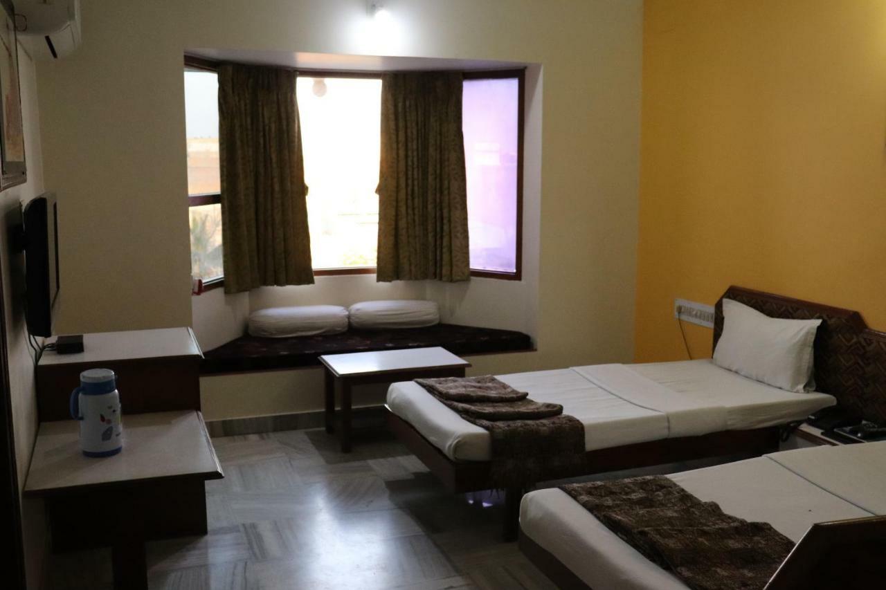 Geetco Hotel Jalor Extérieur photo